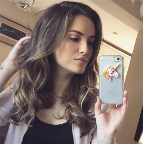 Holly Carpenter taking a selfie