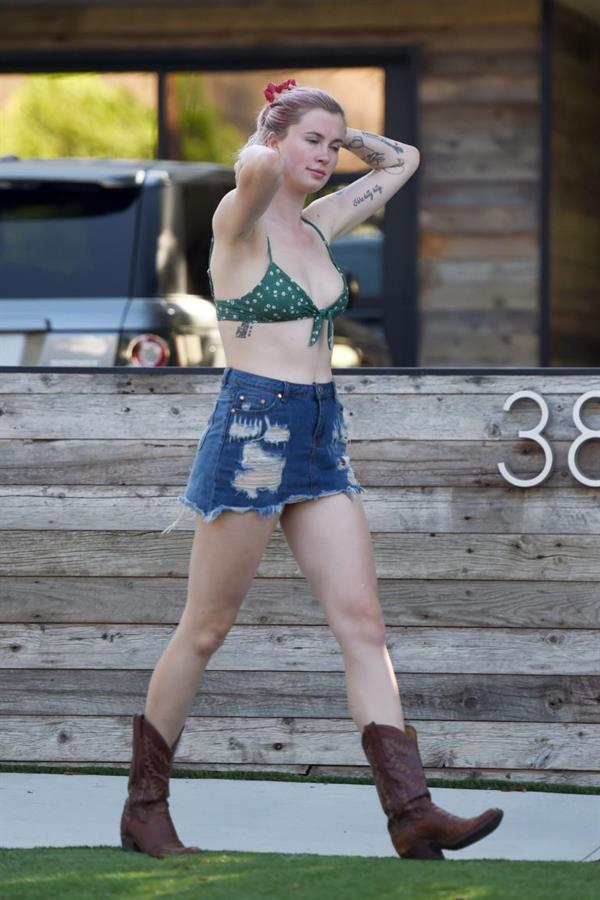 Ireland Baldwin sexy in a bikini top seen by paparazzi showing some nice cleavage.








