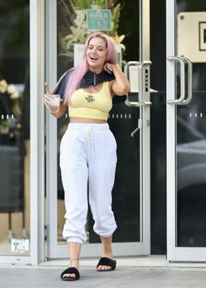 Jessika Power braless boobs pokies showing her tits and pierced nipple seen by paparazzi.























