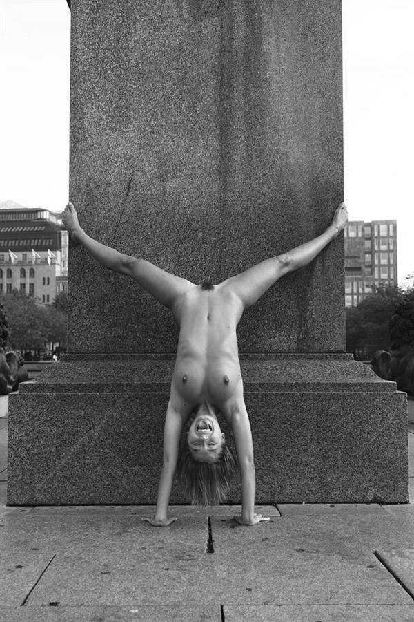 Marisa Papen nude public photo shoot showing her naked pussy, boobs, and ass.








