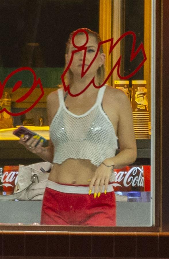 Kate Hudson looking sexy in a bikini top seen by paparazzi.


















