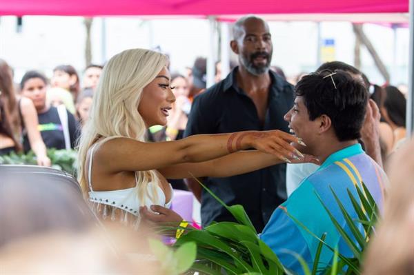 Nikita Dragun sexy ass and boobs on display for a meet and greet in Miami showing nice cleavage.






















