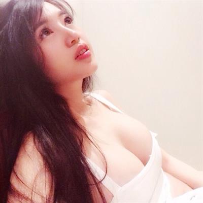 Elly Tran Ha