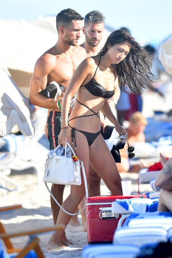 Ambra Gutierrez sexy ass and cleavage in a bikini at the beach seen by paparazzi.





































