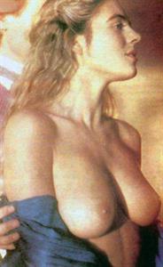 Elizabeth Hurley - breasts