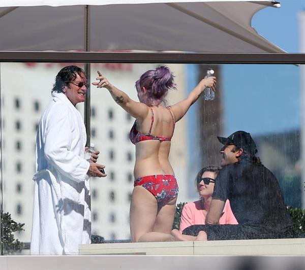 Kelly Osbourne in a bikini - ass