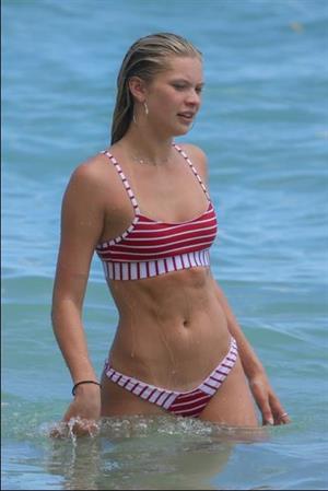 Josie Canseco sexy ass in a thong bikini seen by paparazzi as a wave gives her a bit of a wardrobe malfunction flashing her ass.








