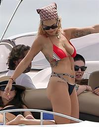 Rita Ora sexy ass in a thong bikini seen by paparazzi.
