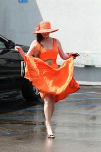 Phoebe Price nude pussy flash wardrobe malfunction seen pantyless by paparazzi.



