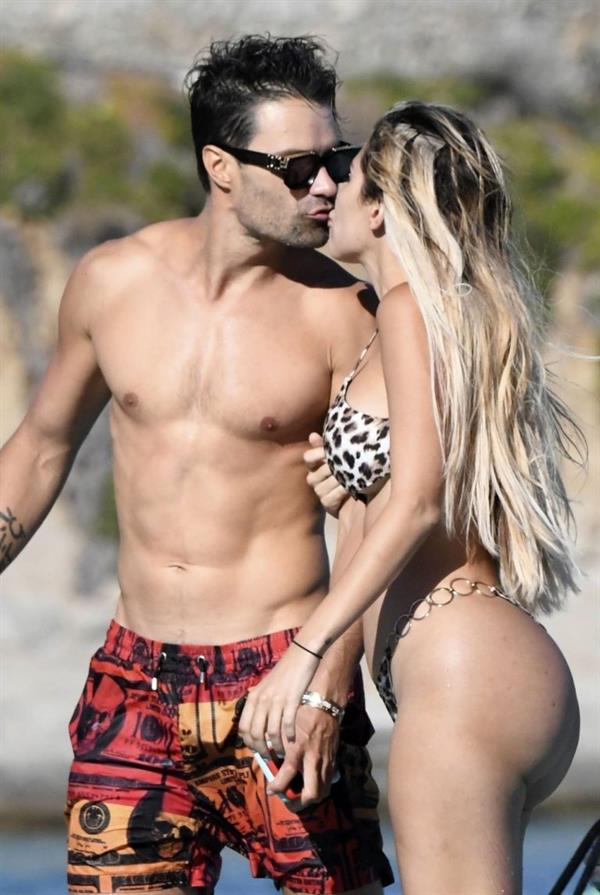 Alexa Dellanos sexy ass in a thong bikini also showing nice cleavage out on the water with her boyfriend Alec Monopoly seen by paparazzi.















