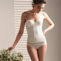 Daniela Botero in lingerie