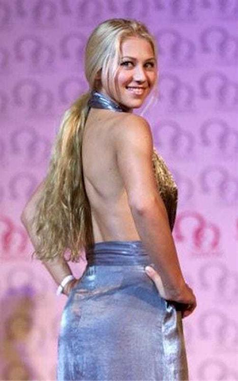 Anna Kournikova in a bikini