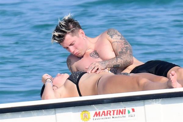 Bella Thorne making out and having fun with her boyfriend in a sexy little bikini seen by paparazzi.






