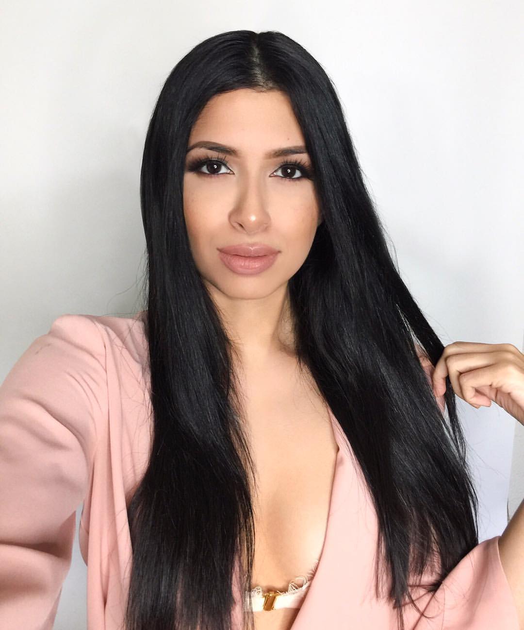 Lainie Love taking a selfie