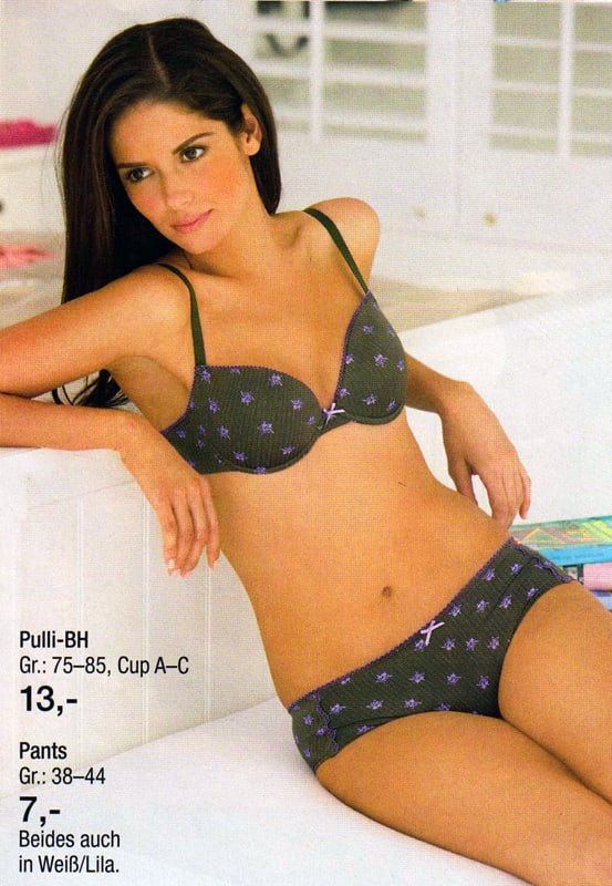 Carla Ossa in lingerie