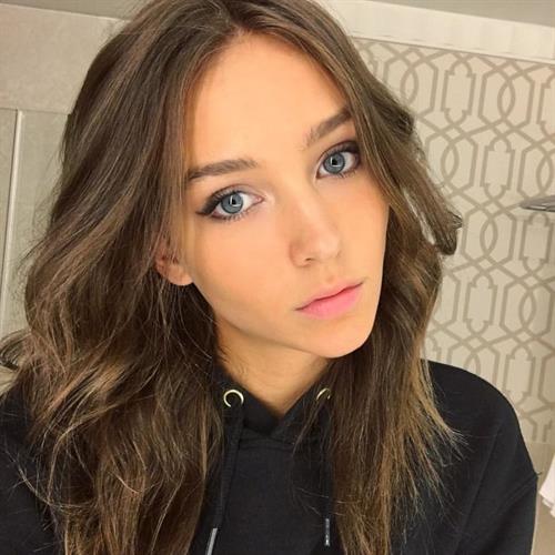 Rachel Cook taking a selfie