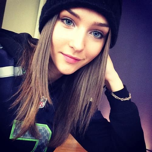 Rachel Cook taking a selfie