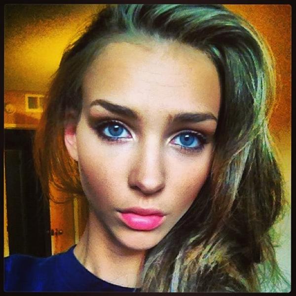 Rachel Cook taking a selfie