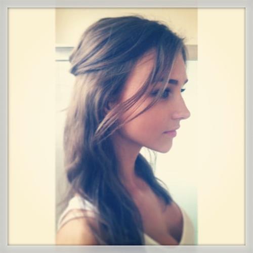 Rachel Cook taking a selfie