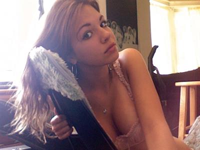 Jessica Ashley in lingerie taking a selfie