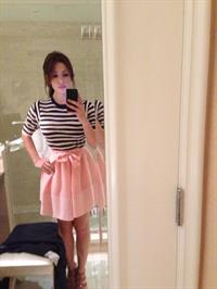 Sarah Shahi taking a selfie