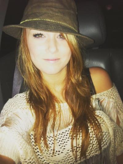 Leanna Decker taking a selfie