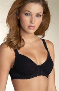 Simone Villas Boas in lingerie