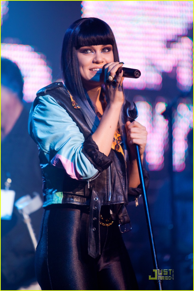 Jessie James Decker Pictures Jessie James Decker