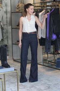 Amber Heard Shops at Monika Chiang Store in Los Angeles - October 20, 2012 