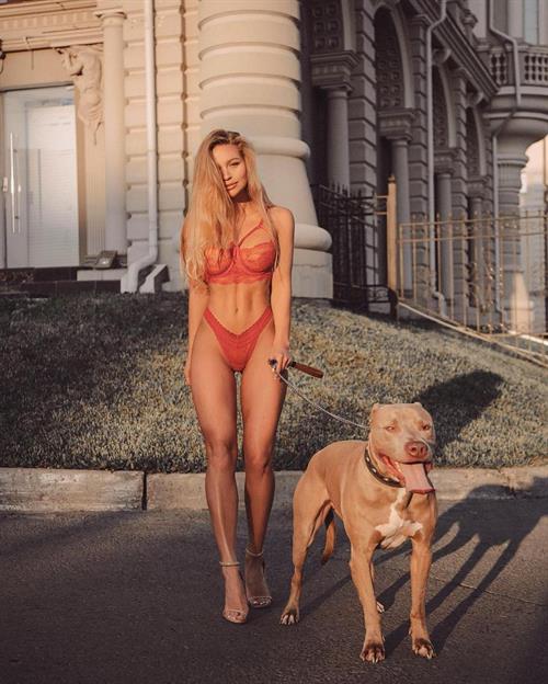 Natali Gubner in lingerie