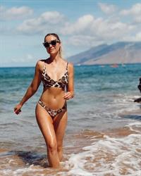 Katrina Bowden Bikini Pictures Katrina Bowden in a bikini