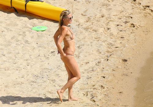 Kate Hudson in a bikini