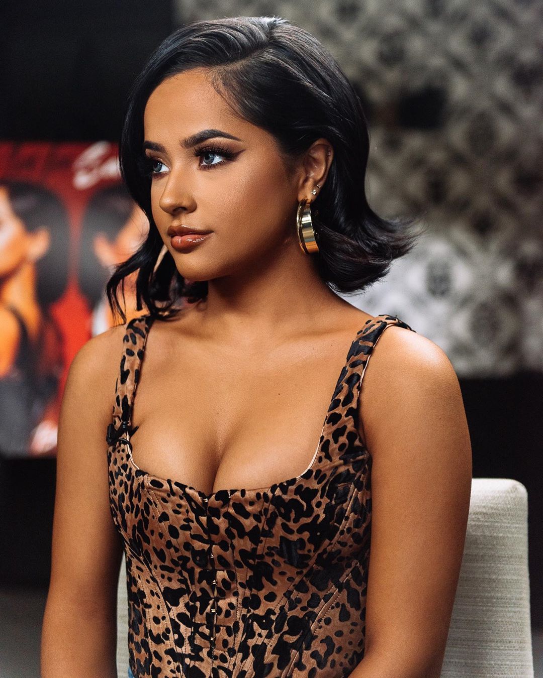 Becky G braless boobs in a tight top showing nice cleavage.








































