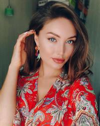 Anna Bakalova taking a selfie