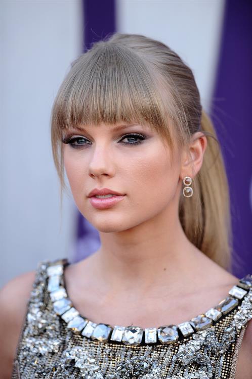 Taylor Swift 48th Annual Academy of Country Music Awards in Las Vegas 4/7/13 