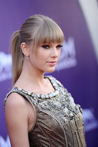 Taylor Swift 48th Annual Academy of Country Music Awards in Las Vegas 4/7/13 