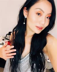 Tina Guo taking a selfie