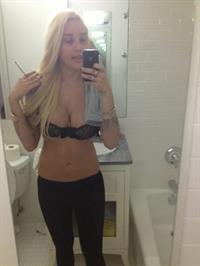 Amanda Bynes in lingerie taking a selfie