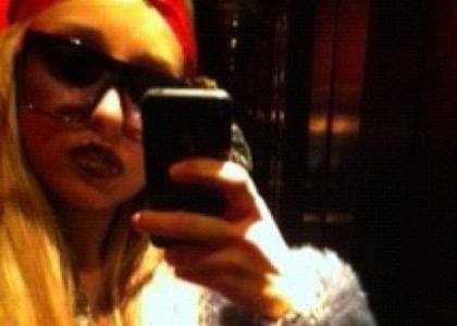 Amanda Bynes taking a selfie