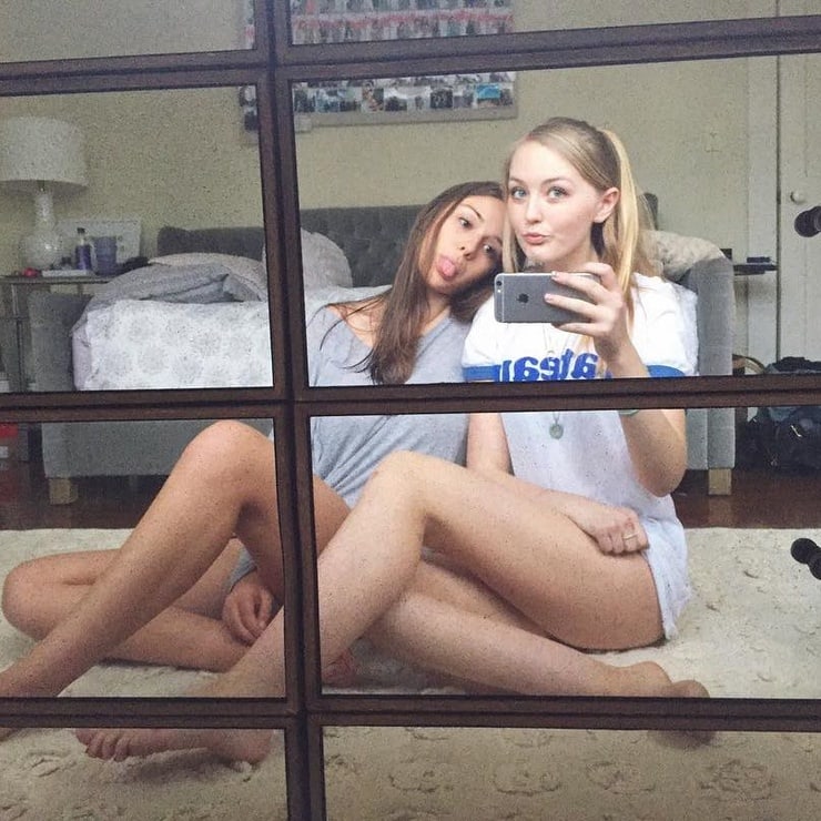 Sophie Mudd taking a selfie