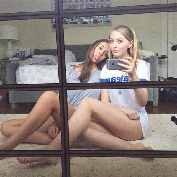 Sophie Mudd taking a selfie