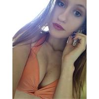 Marina Leigh taking a selfie