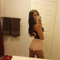 Marina Leigh taking a selfie