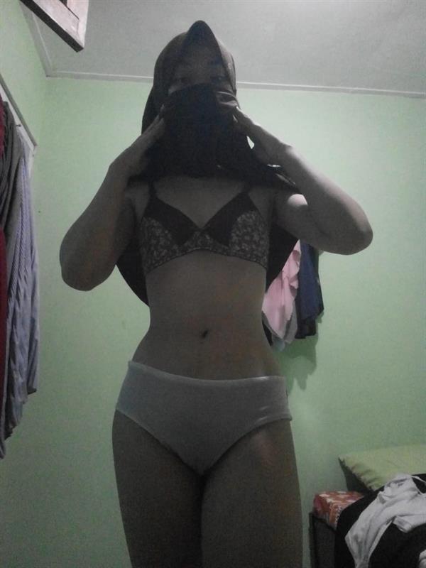 Kenya ayu lumintang in lingerie