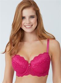 Emily Deyt-Aysage - Boux Avenue lingerie