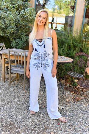 Sophia Nude Pictures Cool And Casual