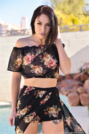 Ashley Nude Pictures Beauty Poolside