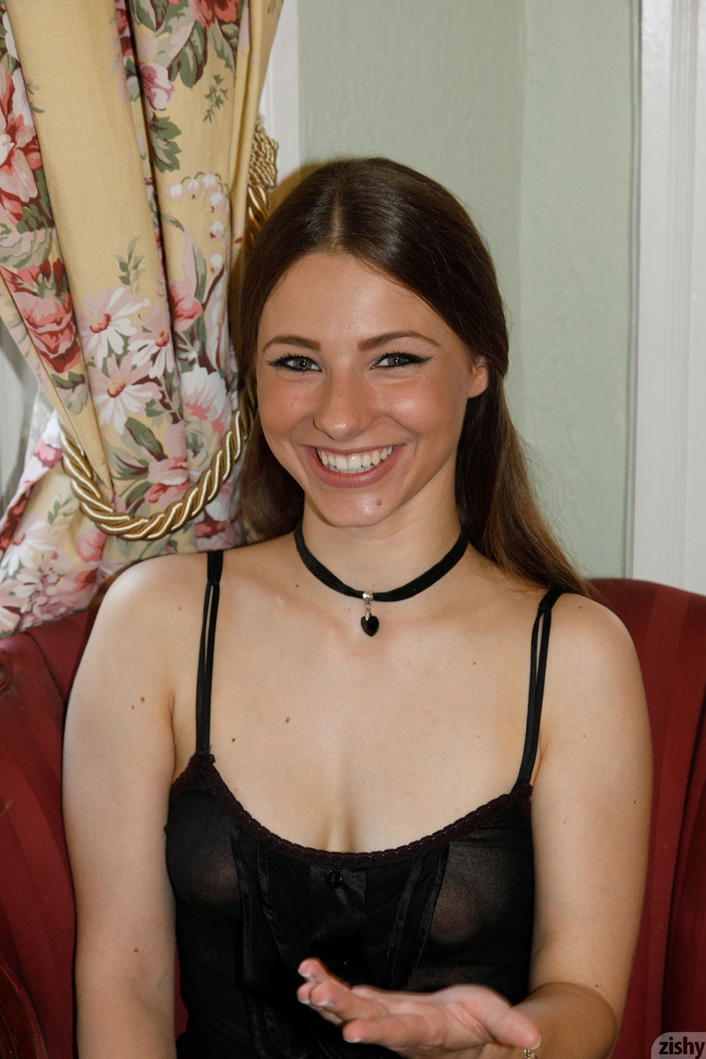 Clara Mabee Oiled Brunette