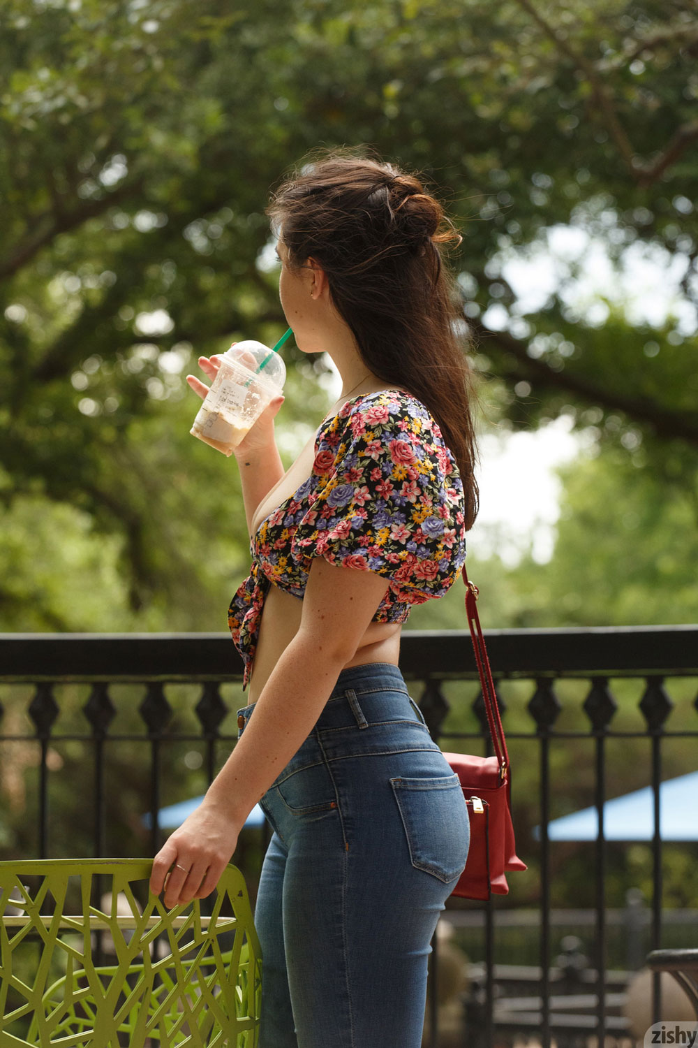 Ophelia Palantine in Jeans