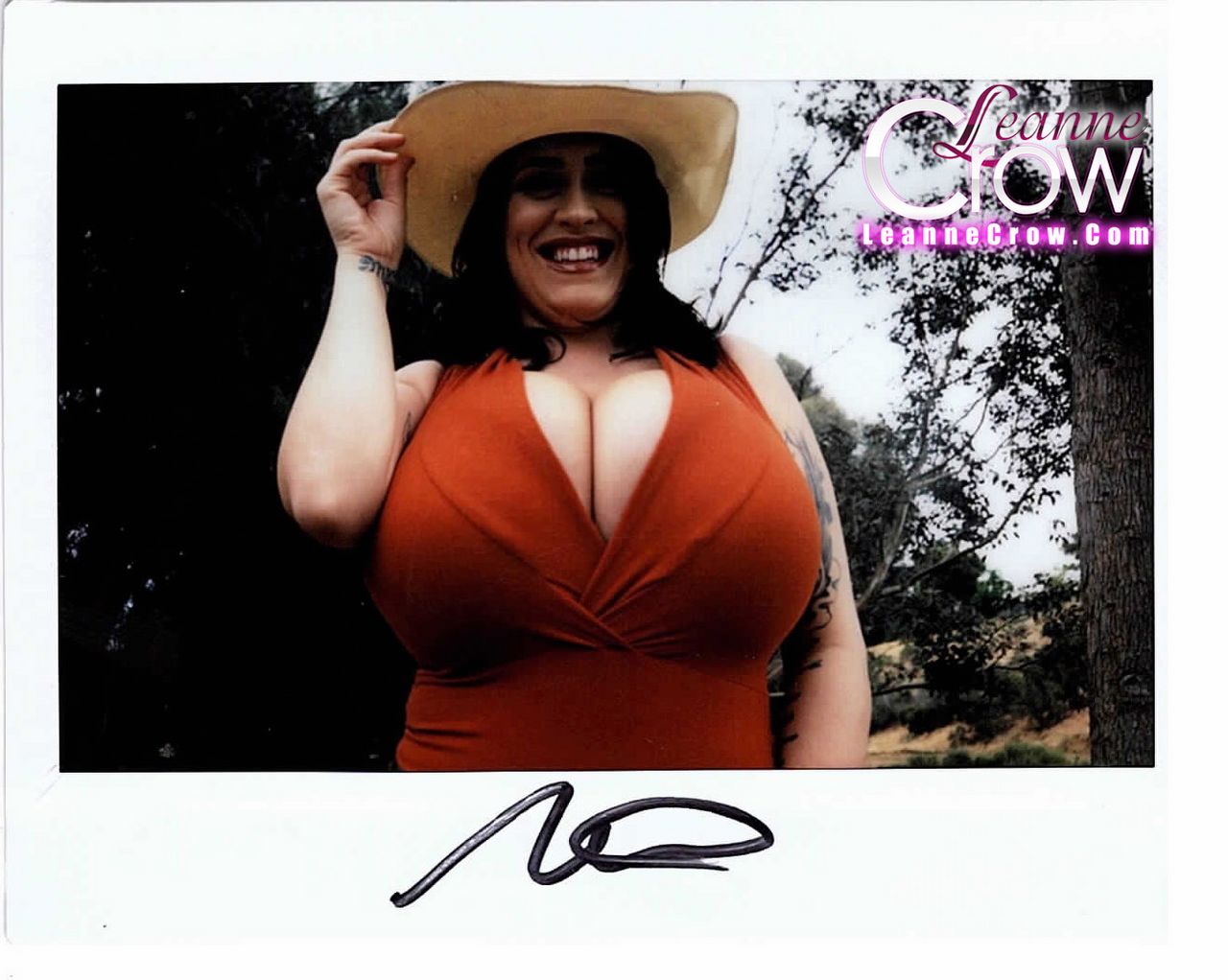 Leanne Crow Polaroid Shots With Her Huge Boobs You Want to Feel